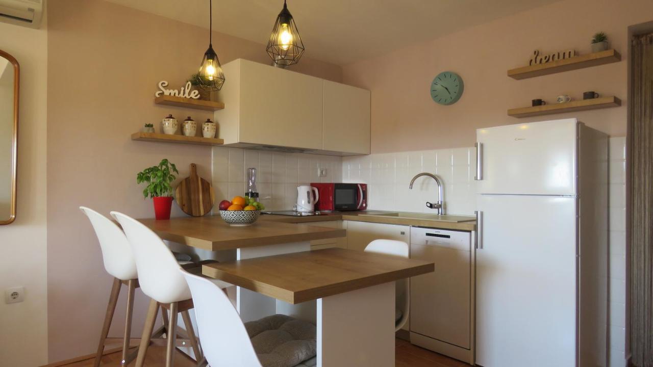 Outdoor Apartment Lina Banjole Exterior photo